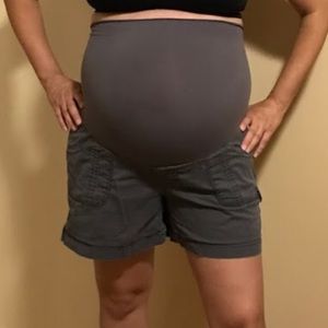 Maternity cargo shorts